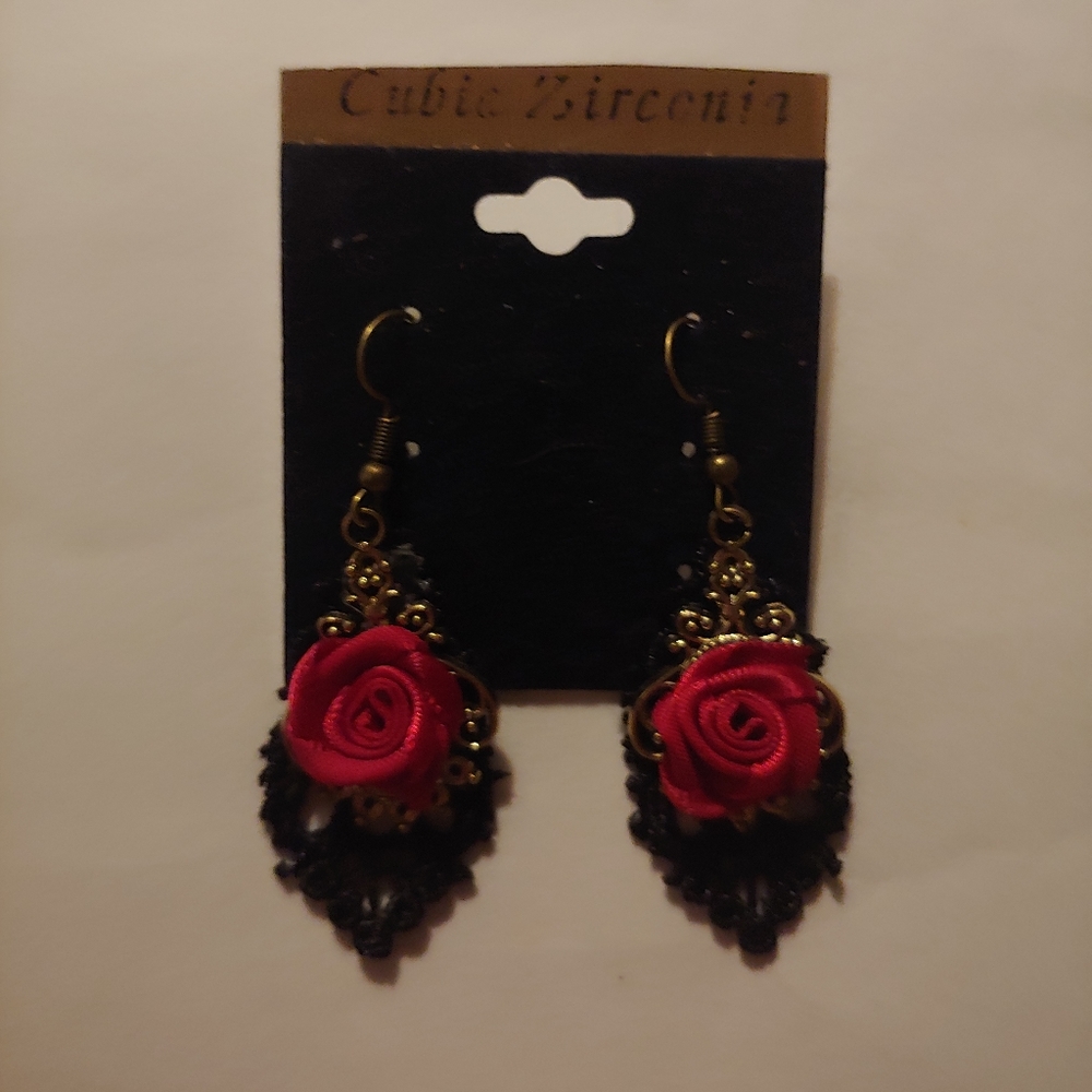 Earrings - Picture 5 of 5